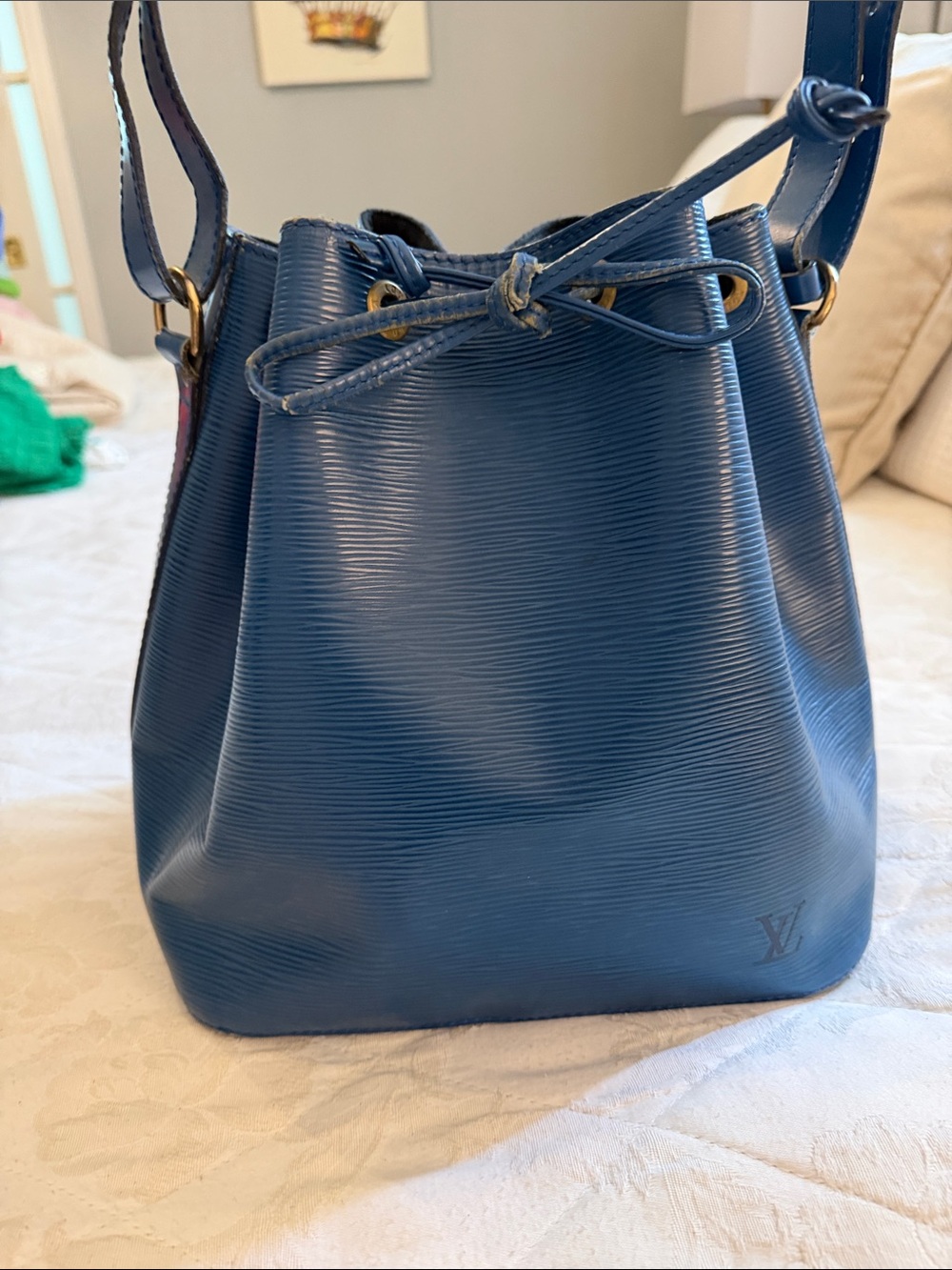 Louis Vuitton Navy Epi Leather Drawstring Shoulder Bag - Picture 7 of 9